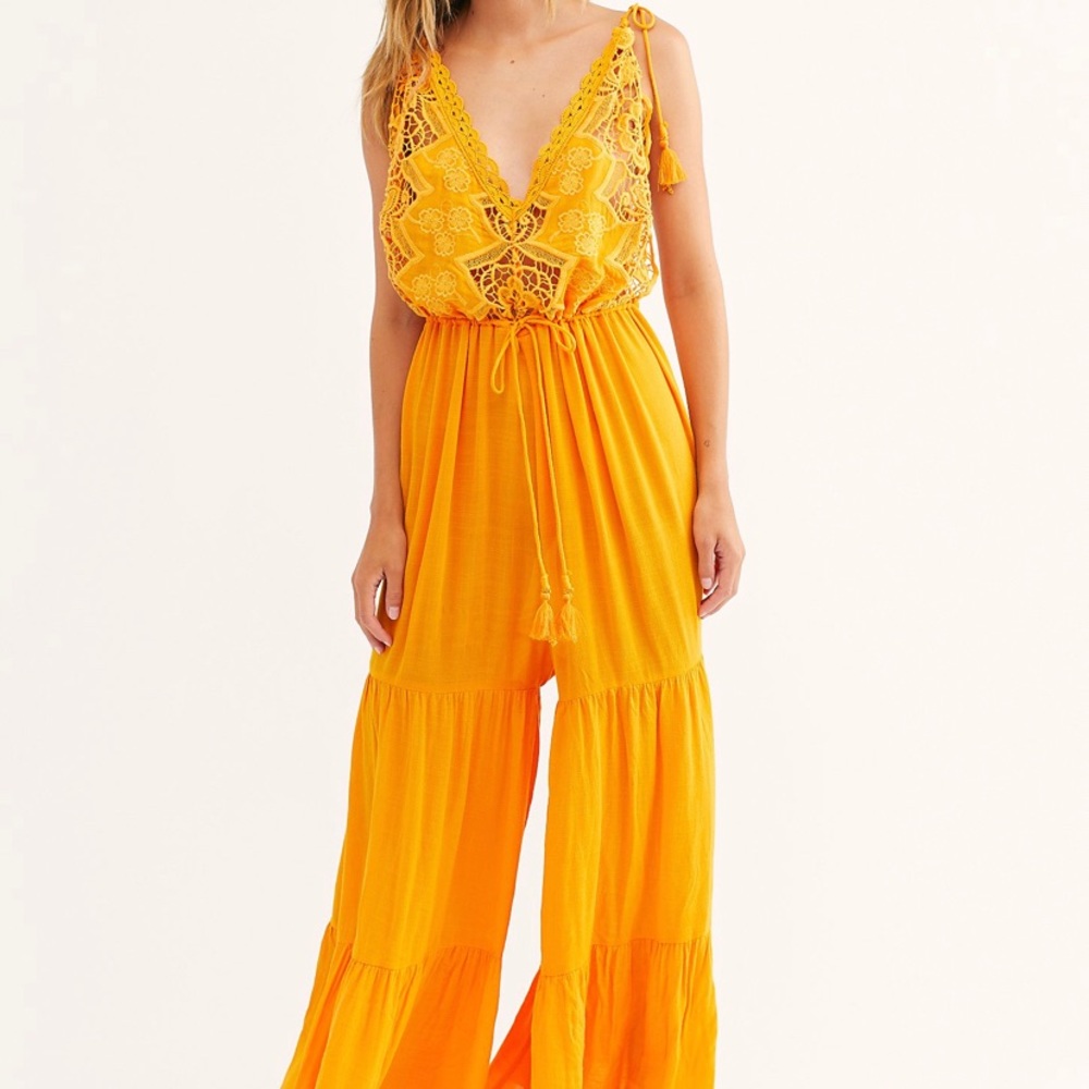 Free people Sunshine Coast  Onesie
